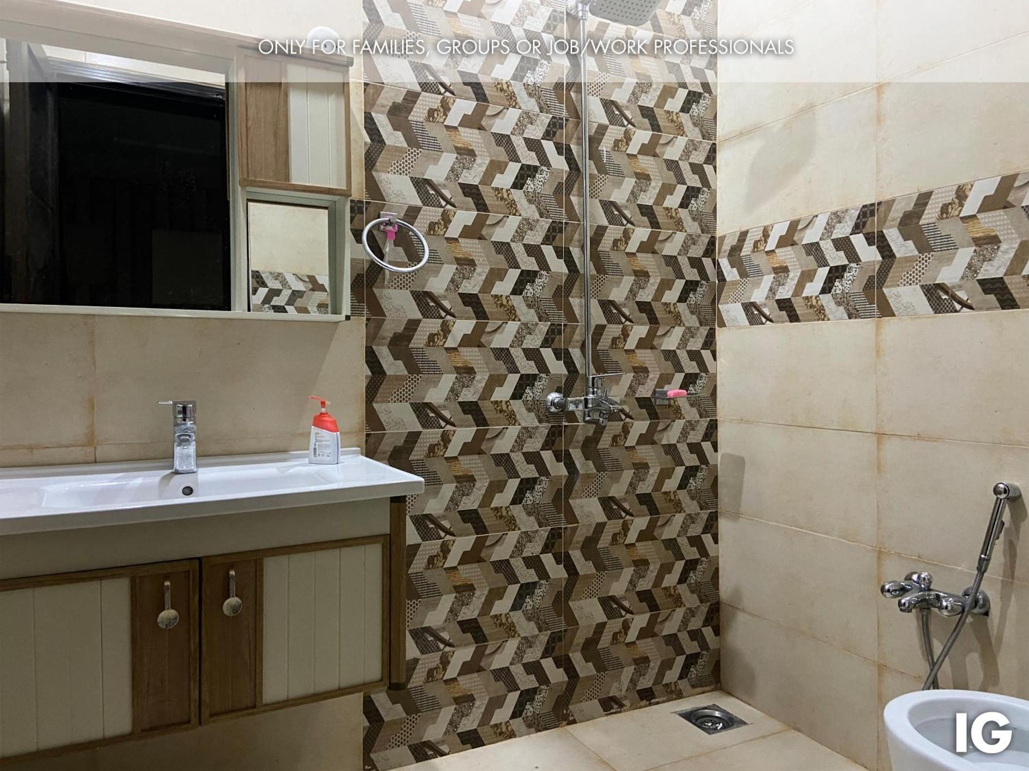 3 Bedroom Furnished Holiday Home Near Valencia Town, Lake City & Ring Road لاهور المظهر الخارجي الصورة